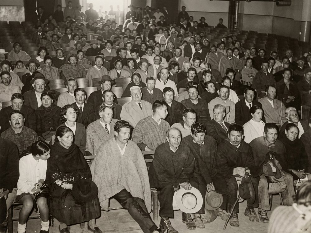 Asamblea de productores lecheros en los primeros años de ANALAC